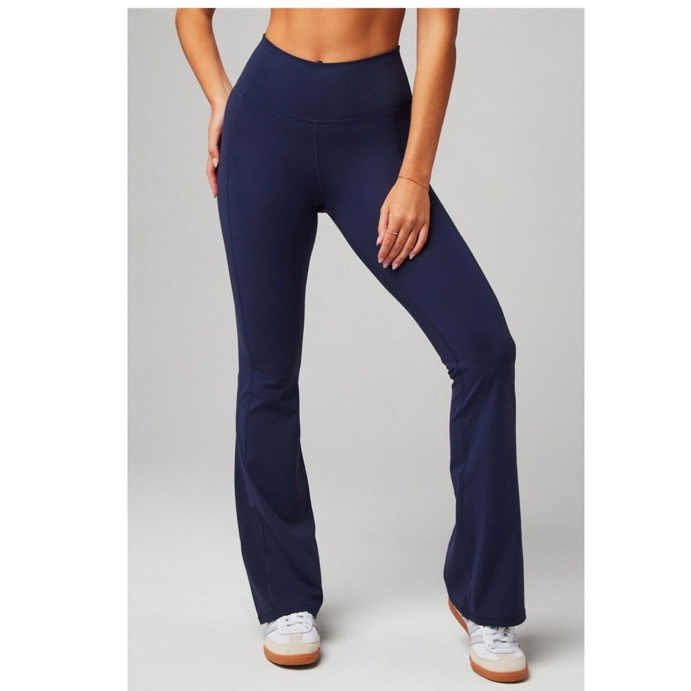 NWT Fabletics Oasis Kickflare High Waisted Leggings - XL Short Navy